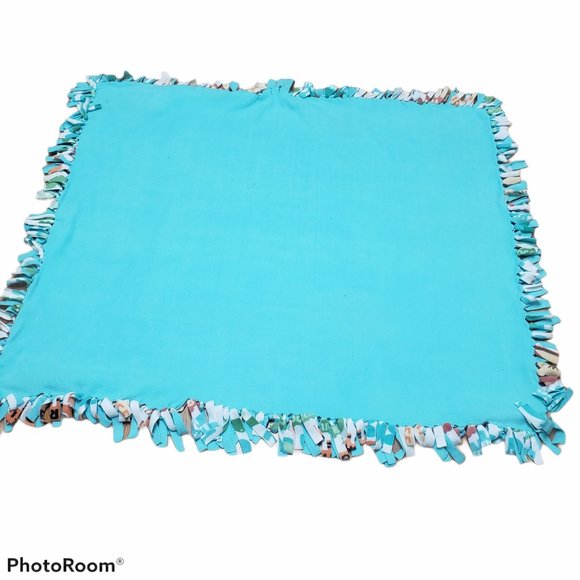 Tigers Giraffes Elephants Crocodiles Lions Blanket - Picture 2 of 6